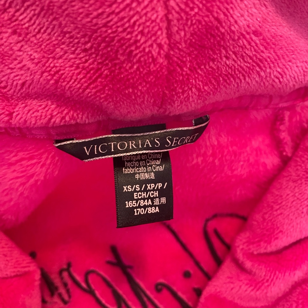 Victoria's Secret Fuchsia Plush Robe - Picture 2 of 3